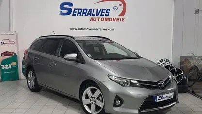 Cinzento Usado 2014 Toyota Auris Touring Sports Carrinha | € 12.500 (Preço justo)