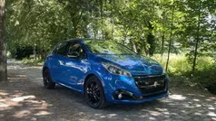 Usado 2018 Peugeot 208 Allure Citadino | € 12.950 (Preço justo)