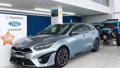 Cinzento Usado 2022 Kia ProCeed | € 17.990 (Preço justo)