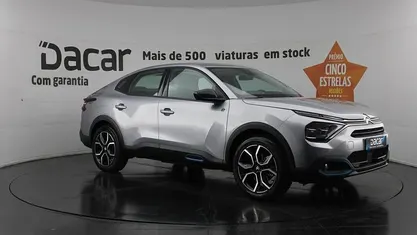 Cinzento Usado 2023 Citroën e-C4 Feel Sedan | € 23.299 (Preço justo)