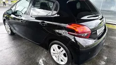 Preto Usado 2014 Peugeot 208 Citadino | € 8.350 (Preço justo)