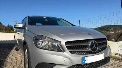 Usado Mercedes A180 109 HP (80 kW) 2013 Cinzento Citadino