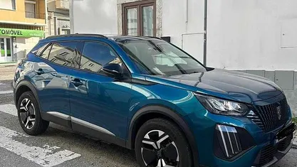 Usado Peugeot 2008 131 HP (96 kW) 2025 SUV