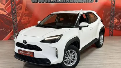 Branco Usado 2024 Toyota Yaris Hybrid | € 24.900 (Preço justo)