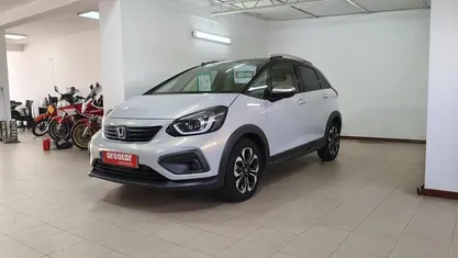 Usado Honda Jazz 109 HP (80 kW) 2022 Cinzento Citadino