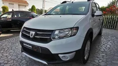Branco Usado 2015 Dacia Sandero Citadino | € 9.990 (Preço justo)