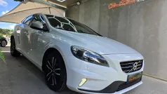 Usado 2015 Volvo V40 R-Design Momentum Carrinha | € 13.990 (Preço justo)