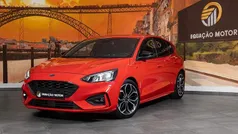Vermelho Usado 2018 Ford Focus ST-Line Citadino | € 17.400 (Preço justo)