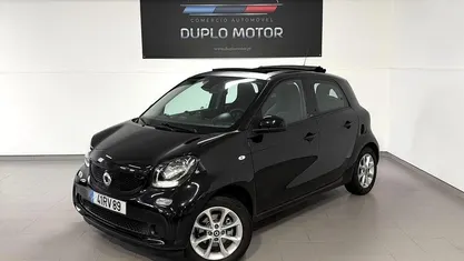 Usado Smart ForFour Passion 90 HP (66 kW) 2016 Preto Citadino