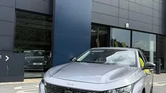 Usado 2025 Peugeot e-308 Allure Citadino | € 33.000 (Preço justo)