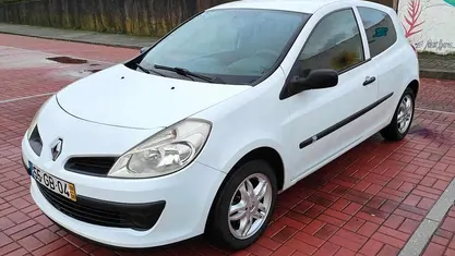 Usado 2008 Renault Clio II Citadino | € 2.990 (Preço justo)