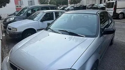 Cinzento Usado 1998 Honda Civic Citadino | € 2.500 (Preço justo)