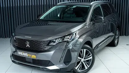 Cinzento Usado 2022 Peugeot 5008 | € 25.400 (Preço justo)