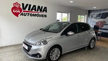 Usado 2017 Peugeot 208 Style Citadino | € 11.990 (Preço justo)
