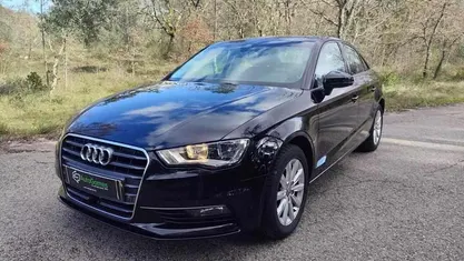 Usado Audi A3 Attraction 110 HP (80 kW) 2014 Preto Sedan