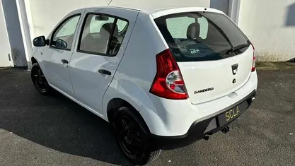 Branco Usado 2012 Dacia Sandero | € 3.900 (Preço justo)