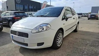 Branco Usado 2009 Fiat Punto Citadino | € 3.500 (Bom preço)