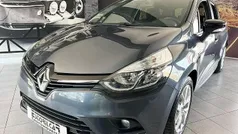 Outra Usado 2021 Renault Clio V LIMITED Sedan | € 14.600 (Preço justo)