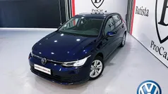 Azul Usado 2022 VW Golf VIII Life | € 19.500 (Preço justo)