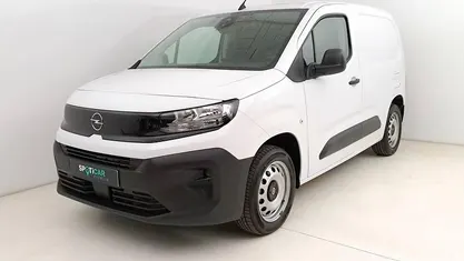 Usado Opel Combo 100 HP (73 kW) 2025 Branco Sedan