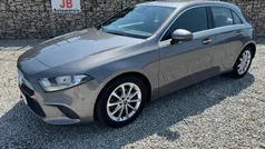 Cinza Usado 2019 Mercedes A180 Progressive Citadino | € 25.450 (Preço justo)