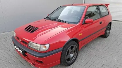 Usado Nissan Sunny 220 HP (161 kW) 1991