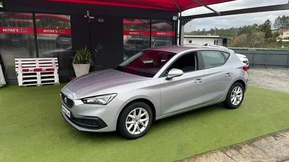 Cinzento Usado 2023 Seat Leon Citadino | € 20.950 (Preço justo)