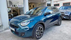 Azul Usado 2025 Fiat 600 La Prima SUV | € 25.980 (Preço justo)
