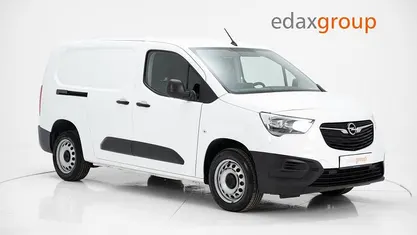 Usado Opel Combo Enjoy 102 HP (75 kW) 2022 Branco Monovolume