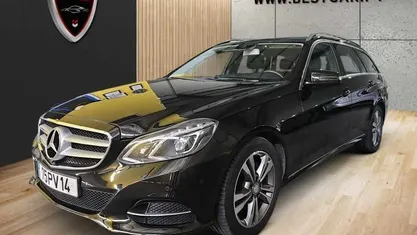 Preto Usado 2015 Mercedes E300 Carrinha | € 18.950 (Preço justo)