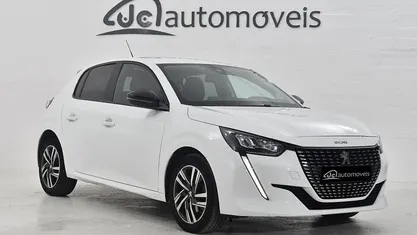 Branco Usado 2023 Peugeot 208 Active Citadino | € 16.900 (Preço justo)