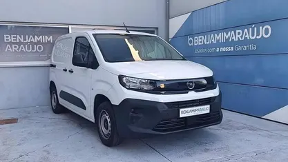 Branco Usado 2025 Opel Combo Monovolume | € 19.750 (Preço justo)
