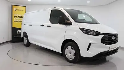 Branco Usado 2024 Ford Transit Trend | € 30.878 (Preço justo)