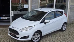 Branco Usado 2015 Ford Fiesta Titanium Citadino | € 8.950 (Preço justo)