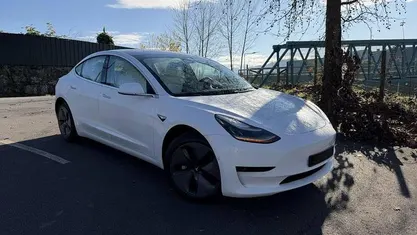 Usado 2020 Tesla Model 3 Sedan | € 21.990 (Preço justo)