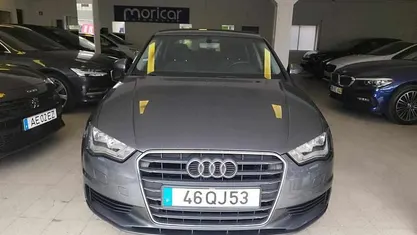 Cinzento Usado 2015 Audi A3 Sedan | € 15.350 (Preço justo)