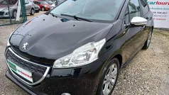 Usado 2015 Peugeot 208 Style Citadino | € 7.950 (Preço justo)
