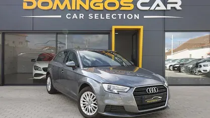 Usado Audi A3 Design 110 HP (80 kW) 2017 Cinza Sedan