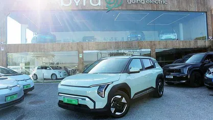 Verde Usado 2025 Kia EV3 SUV | € 37.900 (Preço justo)