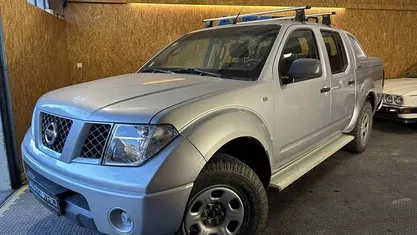Usado Nissan Navara 190 HP (139 kW) 2006 Cinzento Pickup