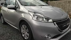 Cinzento Usado 2013 Peugeot 208 Citadino | € 8.450 (Preço justo)