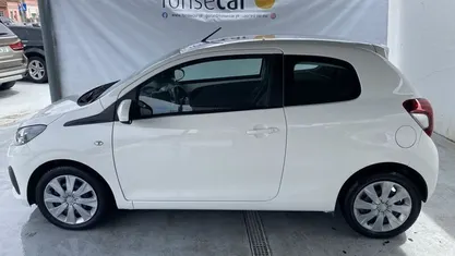 Usado 2014 Peugeot 108 Allure Citadino | € 6.990 (Bom preço)