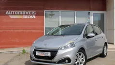 Cinzento Usado 2015 Peugeot 208 Style Citadino | € 10.250 (Preço justo)
