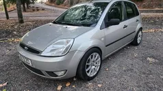 Cinza Usado 2004 Ford Fiesta Citadino | € 2.490 (Bom preço)
