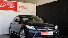 Azul Usado 2021 Mercedes C300e Avantgarde Sedan | € 30.900 (Preço justo)