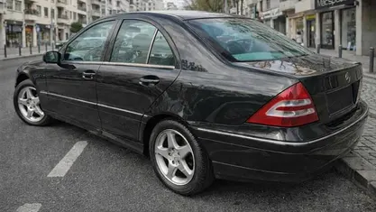 Preto Usado 2002 Mercedes C200 Sedan | € 4.000 (Super Preço)