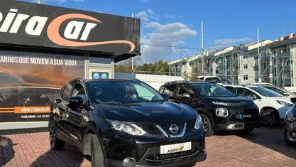 Usado Nissan Qashqai Tekna 110 HP (80 kW) 2014 Preto SUV