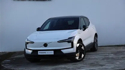 Branco Usado 2024 Volvo EX30 Ultra SUV | € 39.700 (Preço justo)