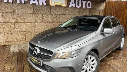 Usado Mercedes A180 109 HP (80 kW) 2016 Cinzento Citadino