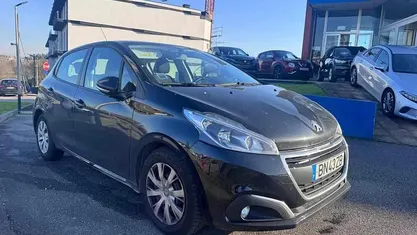 Usado 2015 Peugeot 208 Active Citadino | € 10.880 (Preço justo)